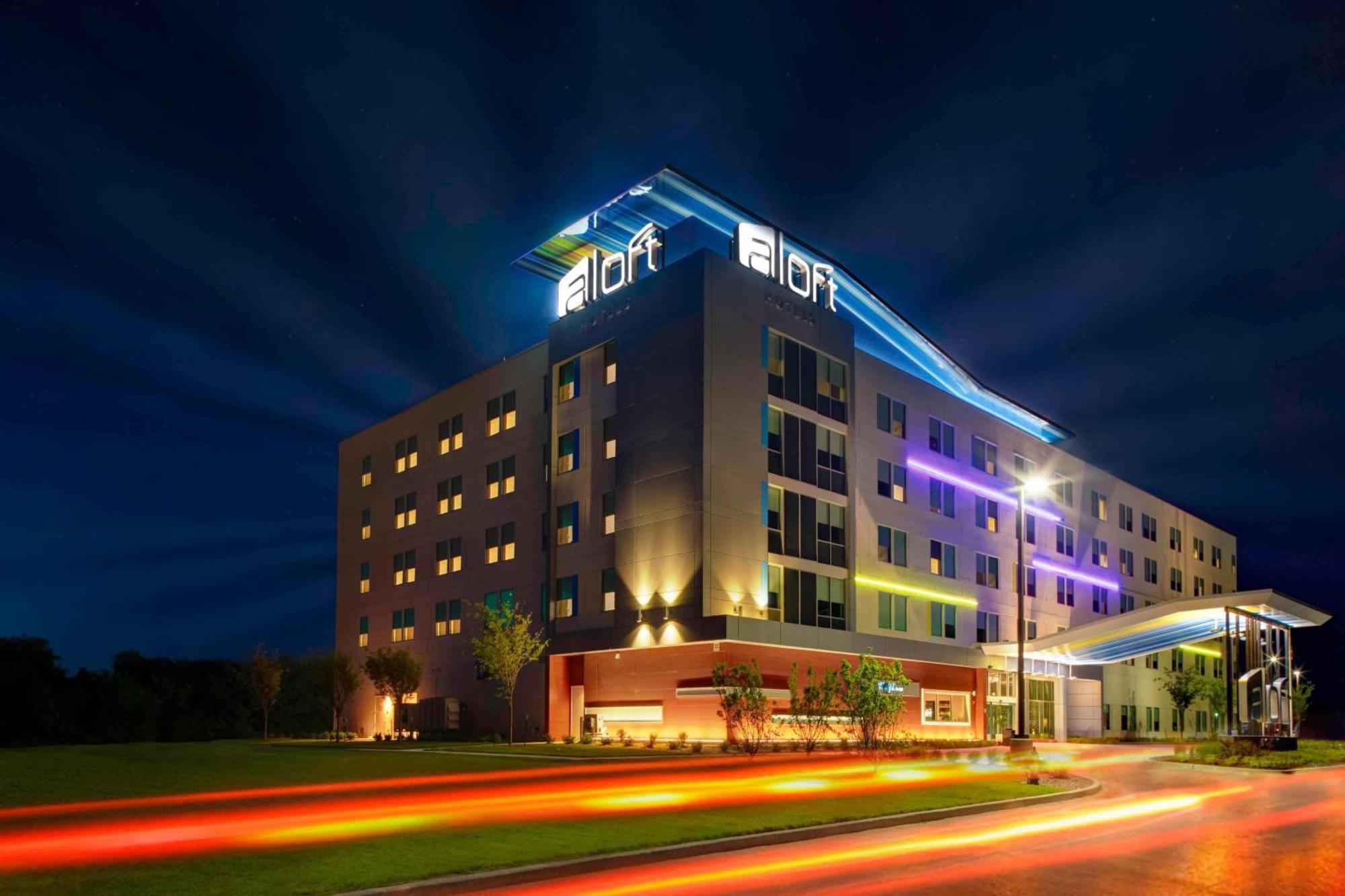 Aloft Wichita Hotel Exterior photo